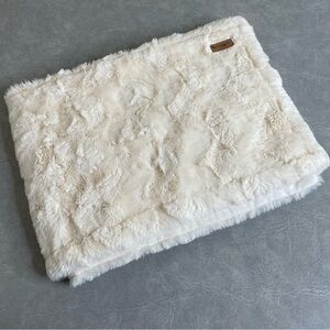 Koolaburra by UGG Ivory Faux Fur Plush Table Runner
